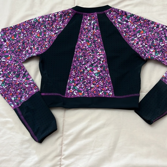 Lululemon shirt - Picture 2 of 2